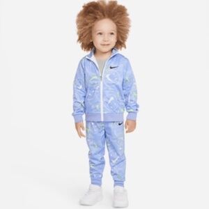 NIKE Smiley Swoosh Printed Tricot Set